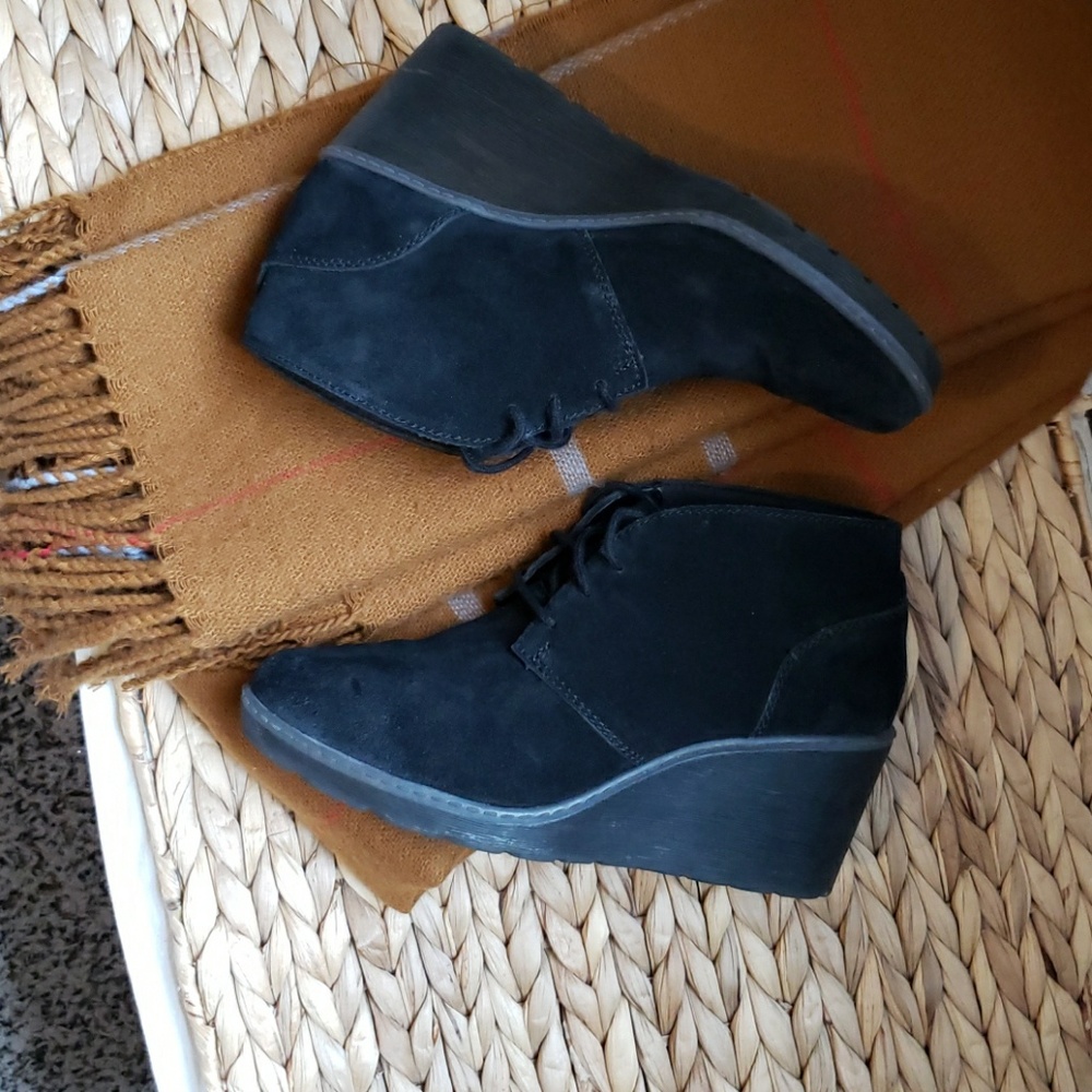Clarks BLK Booties